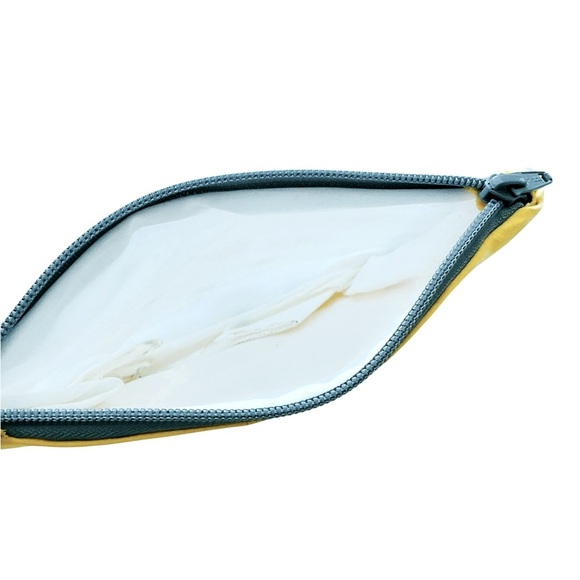 NEW Handmade Cosmetic Bag Zip Pouch Travel Clutch Bees Bumblebee Cotton 9 X 9.5 - Picture 4 of 4